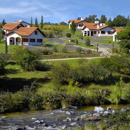Complejo De Cabanas Llatani Los Reartes Bagian luar foto